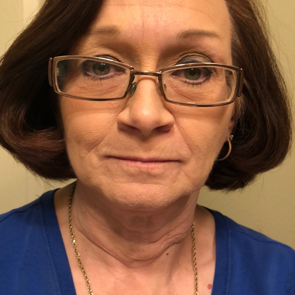 Meet your Posher, Lisa